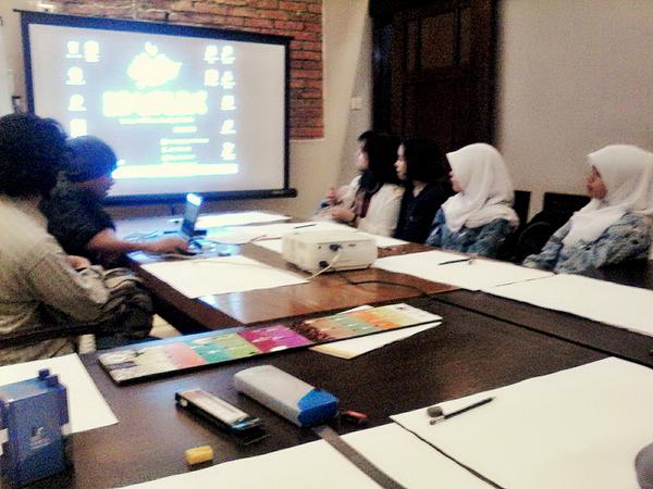 EdulabIndonesia's tweet photo. Drawing Class with @pidibaiq OK banget.!!! Jumat, 8/8/2014
Speechless.... All: Thanks :) :D http://t.co/ZXHfF810Fo