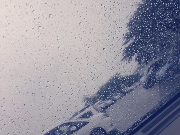 JmwpgR's tweet photo. 花火どころぢゃありません http://t.co/0LO0BfNpjD