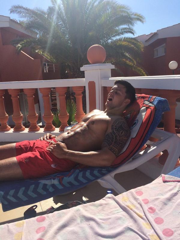 jamesperez90's tweet photo. First week back at work and Wanna go back on holiday again, bluugghhh ☀️ http://t.co/IVrf6YSqk5