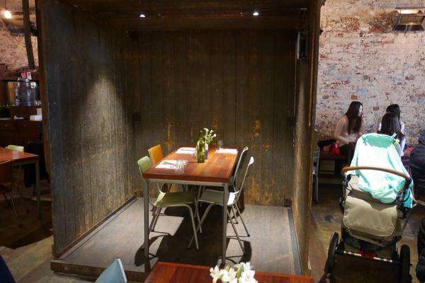 urbanexploreMEL's tweet photo. Melbourne surprises. @KRIMPERcafe #krimper Book the table in the old lift. http://t.co/kbEHm7Tbd6