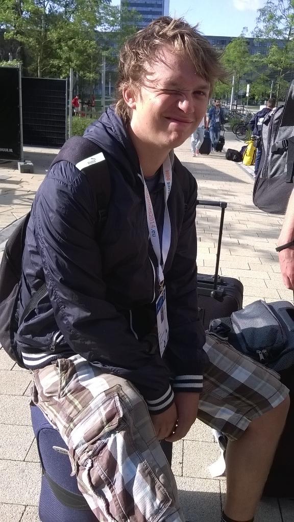 stromso14's tweet photo. Citerar @mkiharju : "Sämsta med resan va när vi förlora. Å bästa, he va när vi vann." Djupa ord från en stor man. http://t.co/siyGTI4b4o