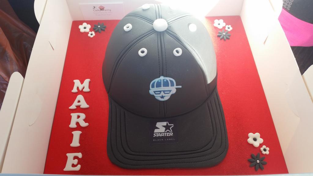 Wow look at my cake   Happy Birthday to me        