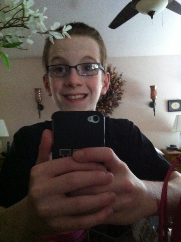 VReflexV's tweet image. Freind took my phone and tweeted random srry this is me guys