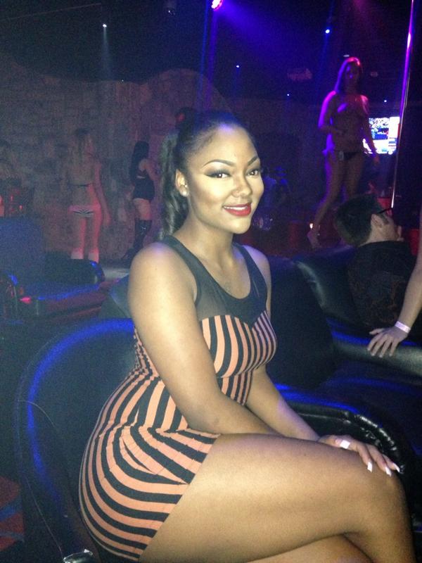 PrincessDonyell's tweet photo. They say I'm getting thick... Bitch I'm eating good 😋 http://t.co/wB47dWQ5cX