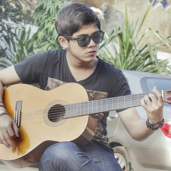 KitaAlicious's tweet photo. Yaalloh, ganteng parahhh<3 @alysyarief @aliando26 http://t.co/veG97snd3k