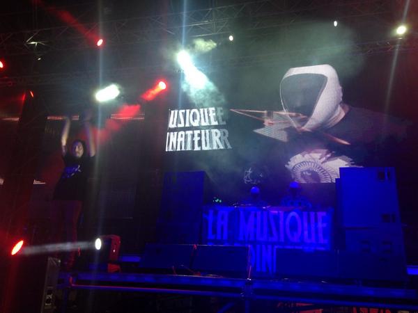 GIOSER_MUSIC's tweet photo. Grandes mis hermanos @LMDOmusic en @DreambeachFest http://t.co/9DQooJjzeV