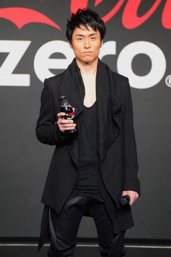 Tetsuya Exile Ldh画像 コカ コーラ Zeroを持って仁王立ちのtetsuya かっこいい T Co R3zkrcafxc