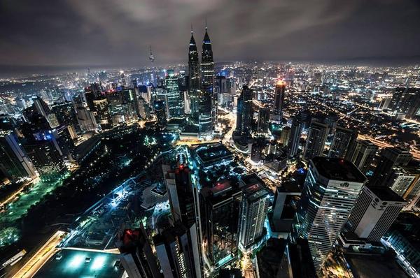 hafizichmz's tweet photo. This is Malaysia , bukan Newyork bukan London . Proud to be Malaysian 😃 http://t.co/MztdHcAxAc