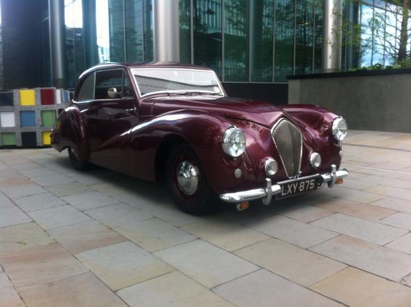 TimDavisA1's tweet image. Fashion shoot with 1951 Healey