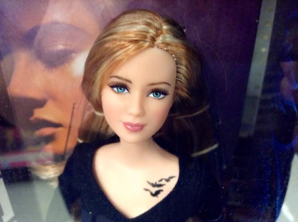 Barbie collector best sale divergent tris doll