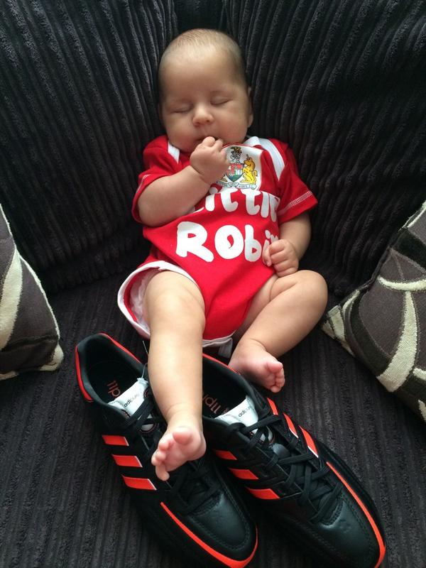 <a href="/bcfctweets/">Bristol City</a> @fayeslade88 <a href="/vickybarlow03/">Vicky Barlow</a> Bethany Louise Caseley all ready for the call up <a href="/SteveCotternil/">Steve Cotternil</a>
