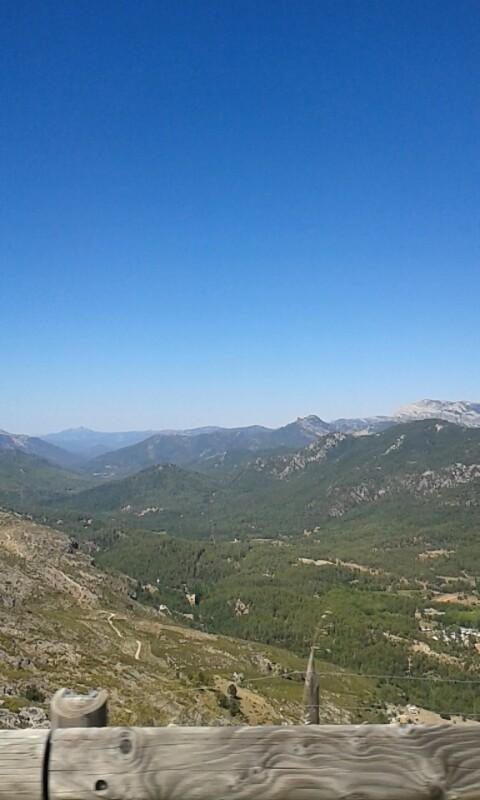 _maacarena_'s tweet photo. "@_Paisajes_: Valle del Guadalquivir, Sierra de Cazorla (Jaén). http://t.co/JNfHpHDQZO" @fatima_amores8 volvemos a subir y bajamos rodando?