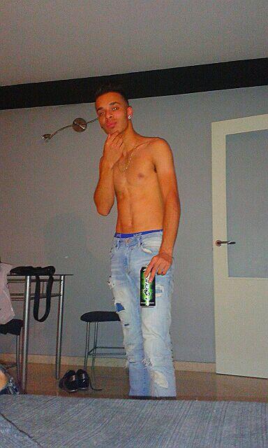 MacarenaShu's tweet photo. El emi de mi rosi ♥ http://t.co/225LzsKXVL