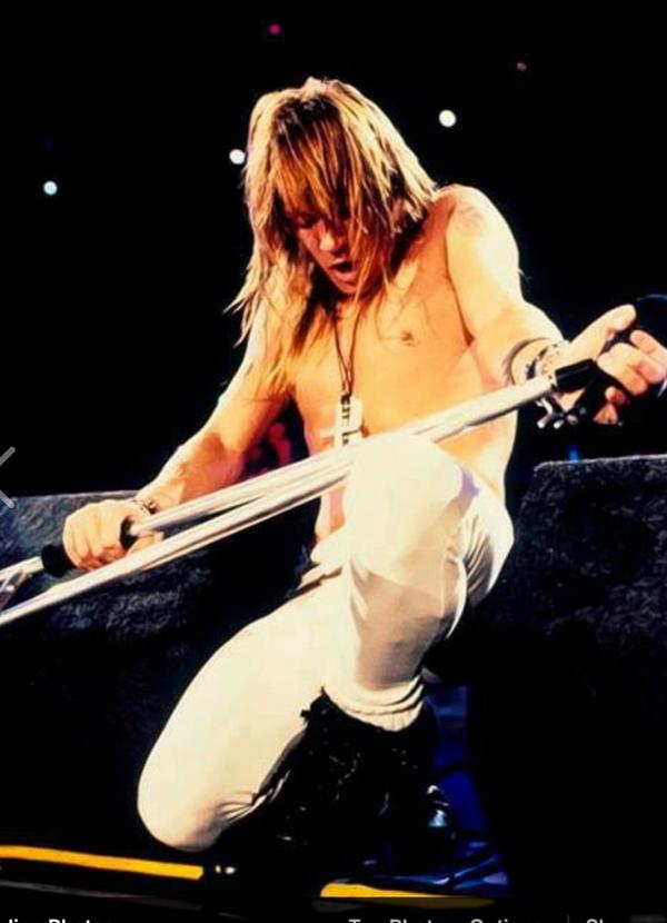 CrisCee614's tweet photo. My forever perfect dream!! @axlrose @gunsnroses @gunsnfnroses @PlanetaGNR @Gnrinterstaff http://t.co/tgExmzAcgT