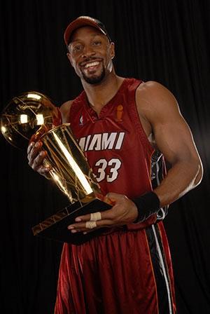 chrisbosh's tweet photo. Congrats to Alonzo Mourning on his HOF induction. A career of true character and toughness I can only hope to attain http://t.co/OGebpirllj
