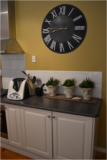 StudioKitchens1's tweet photo. Place faux plants in your kitchen for zero maintenance greenery.For kitchen renovation ideas http://t.co/O6D7Ntpn0d http://t.co/FtlcYbzBel