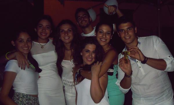 LauraCC_17's tweet photo. @mari_angeles17 @mariacaro015 @AngeelaDS @ToliCerrillo @AlexPavon16  @Emilioo_18 http://t.co/Vv2WT8PHz7
