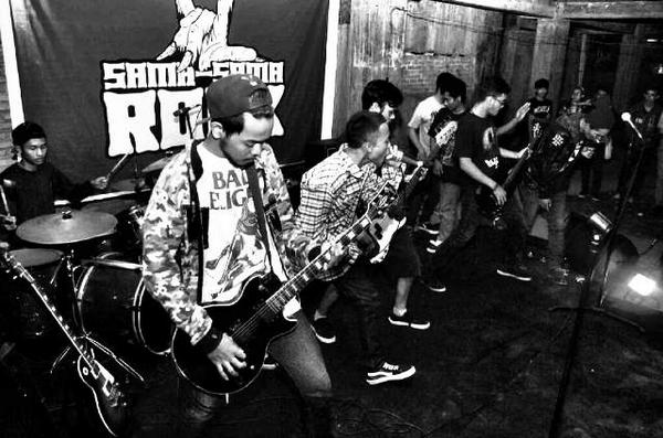 TeamSupportxECx's tweet image. Hajar!"@BornToHC: High spirit yoyow Terimakasih Sama-sama Rock mantaaap wak http://t.co/DXRpk871E8"