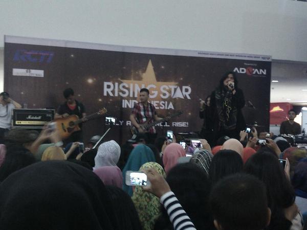 advan_id tweet picture