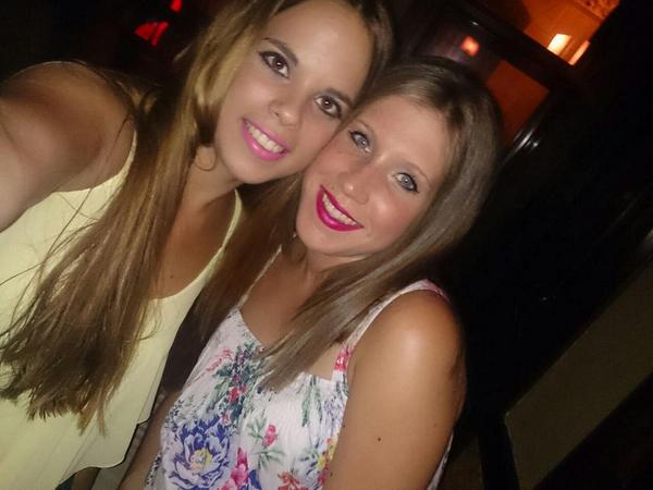VirgiSanchez17's tweet photo. Que os quiero a todas!!! http://t.co/0bC5ca8BEg