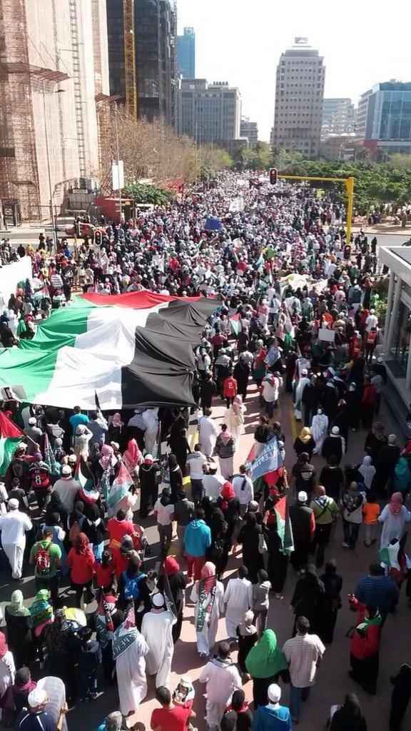 GazaGlobal's tweet photo. #HappeningNow!!! Join NOW!!!
200000 ppl in #CapeTown are with YOU #Gaza!!!#EndSiegeFreeGaza #solidarity #ICC4Israel http://t.co/1L5a4exnLu