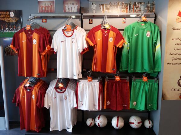 Büyük GALATASARAY'Lı Hala Formanızı Almadınızmı 

1 Milyon Forma İçin Üsküdar GS STORE !!