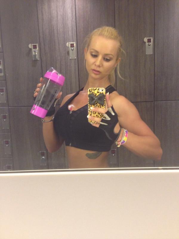 CharBorley's tweet image. @HurricaneMixx with my mixer - workout time ! #fitfam #fitness #fitnessmotivation #teampbm