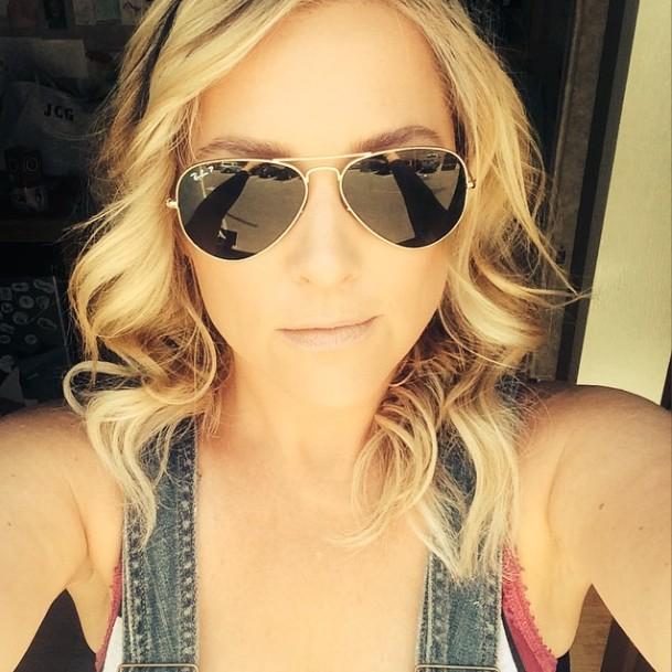 Happy birthday Jessica Capshaw! Such a babeee   