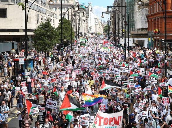 GazaSpokesman's tweet photo. Thank you World for being with #Gaza That's a great honor for our Liberation heroes. Heroes never die. #FreePalestine http://t.co/AFyLbgJNmY