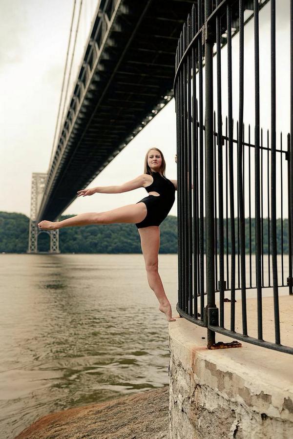 Ashley_5757's tweet photo. Photo by Luis Pons #NYC #georgewashington #bridge http://t.co/vbZr8VaDmX