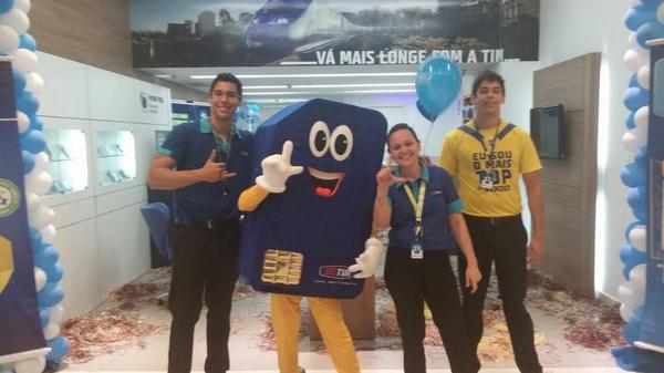 Blessgoiabeiras's tweet photo. Aqui o pessoal tá animado.... bora pra cima!  #vender #DNATim #sangueazulcirculando #TIMGoiabeiras #Cuiabábombando http://t.co/AVKEiYO8KL