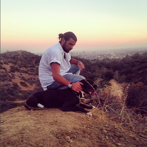 XanderJFarrell's tweet photo. Hagin’ in the woods. Peaceful > http://t.co/HSxdtSf1Eo
