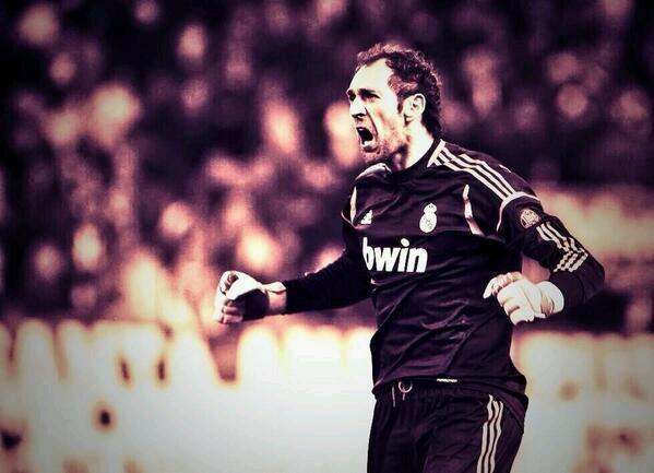 Diario_SDC's tweet photo. OFICIAL: Diego López nuevo portero del Milán. #SDC http://t.co/QViXFzrgl6