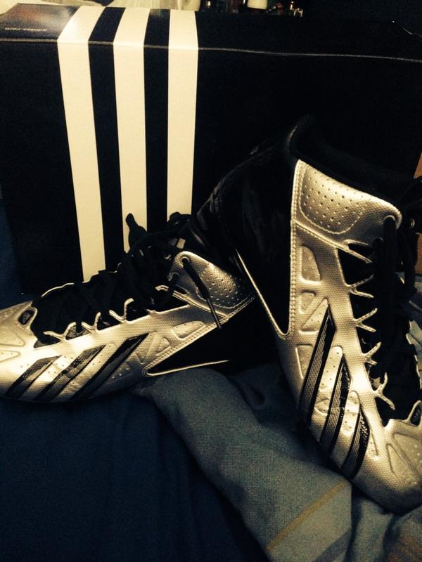 DSmith136's tweet image. New cleats are 🔥🔥🔥