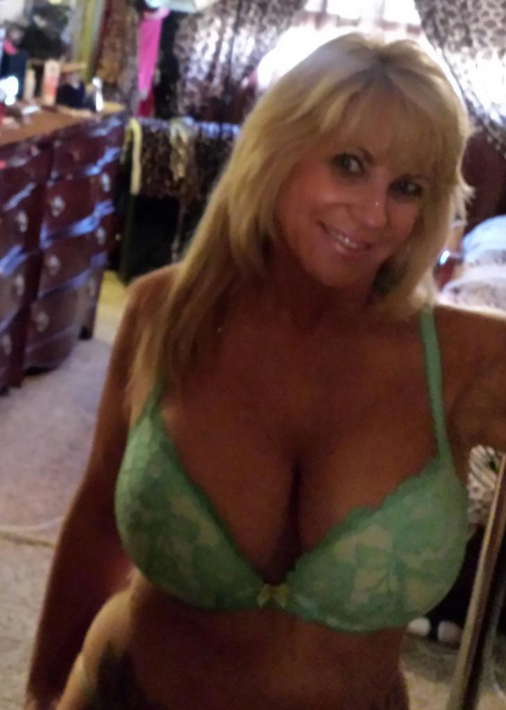 Wtfu! It's The weekend.. http://t.co/wQ03RB5y7f