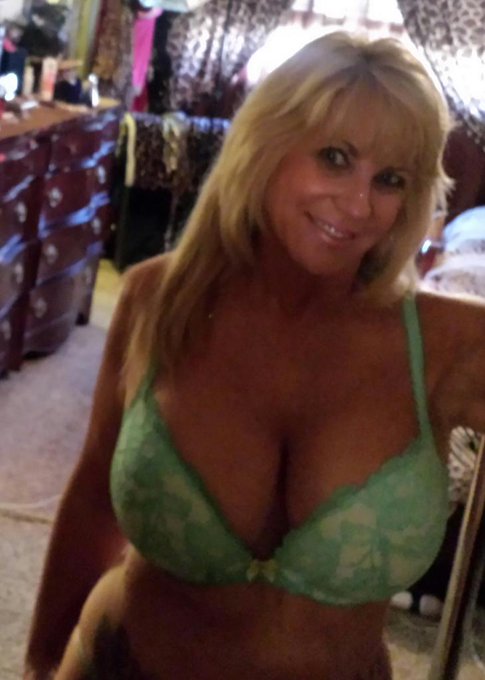 Wtfu! It's The weekend.. http://t.co/wQ03RB5y7f