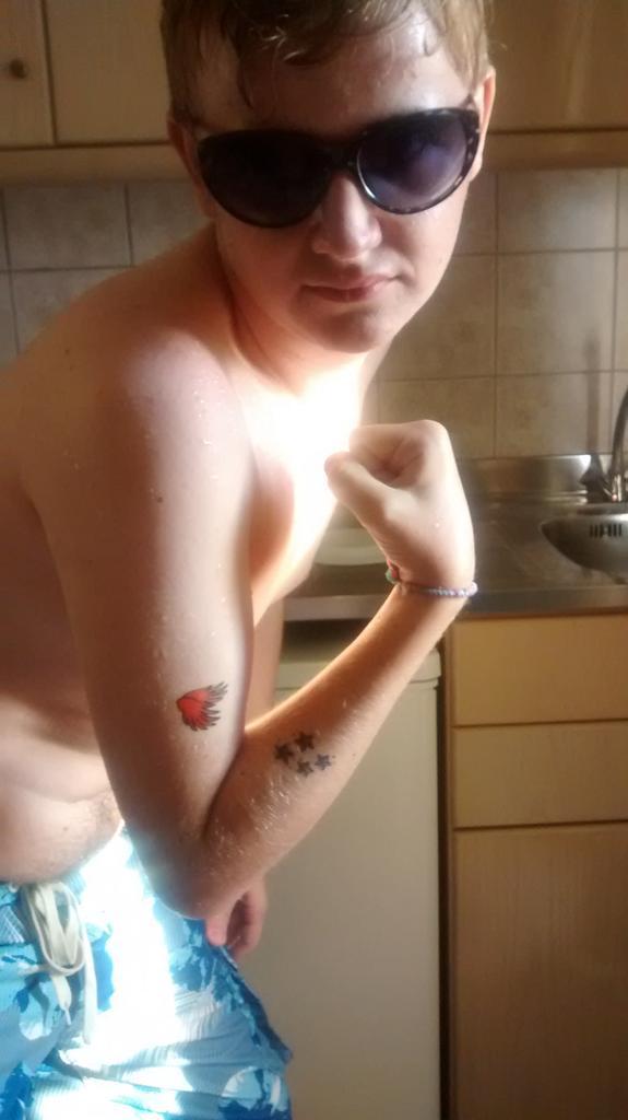 JoeSwinny's tweet photo. New tats #badboy #whyimhardtolivewith #rad #coolkids #GetReadyToPlay #Gangland #trendy #hip #gunshow #SmackDown http://t.co/TZGr0bBUhq