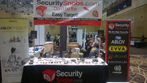 SecuritySnobs's tweet image. #DEFCON day two, the morning calm.  Almost out of PL321s still fine on most other items.