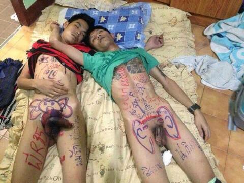 GayBkl's tweet photo. Selamat Pagi.. Aktif lagi nih forumnya.. Apa kabar rekan2 FGB ? http://t.co/ZTWX0SWVQ2