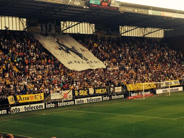 NACnl's tweet photo. Een spandoek met de tekst 'Jelle redt' op de B-Side. #NACpraat #NACexc http://t.co/y01gdlb6uK