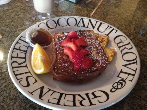 805Fit's tweet image. Here is to my cheat day of the week. Nutella stuffed french toast topped with fresh strawberries in Coconut Grove!