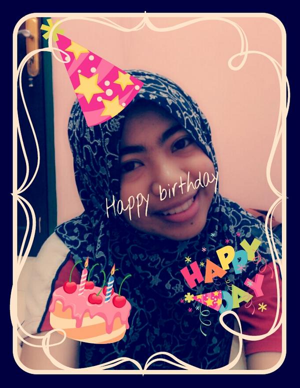 Happy birthday mbak tooon. Gaji pertama traktiran yooo :D :p cc: <a href="/diputss/">ditaputri</a>