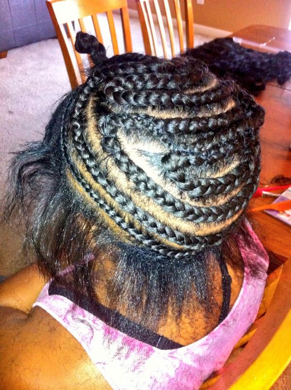 Laloveshair's tweet image. And currently .. Since I haven't posted any pictures 😌 #braidpattern #neat #middlepart #leaveout