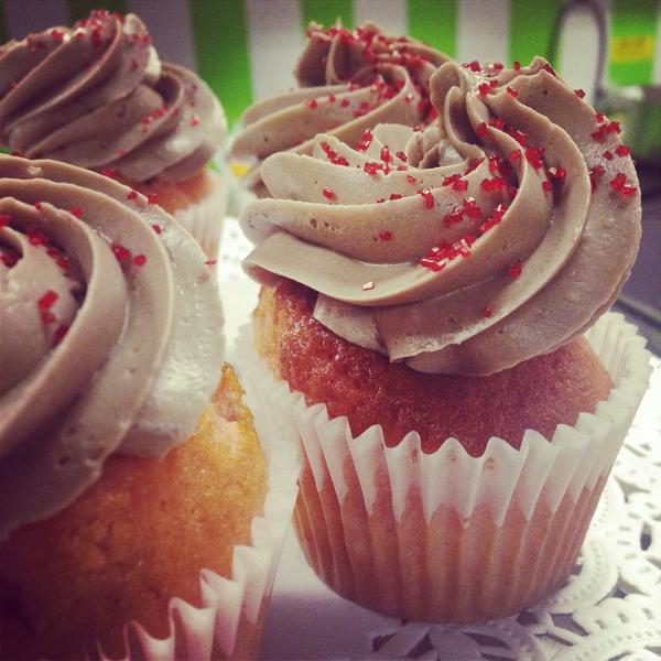 SweetEnvyNY's tweet photo. Vino cupcakes at #SweetEnvy #Nyack http://t.co/nagPcjQ64a