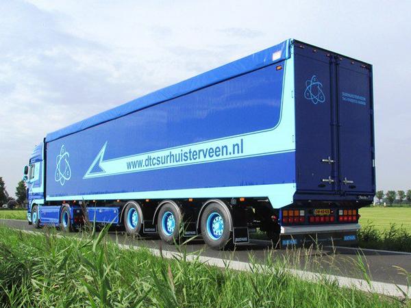 vbtrailerbouw's tweet photo. @sjoki84 (Sjouke Kingma) heeft onlangs deze mooie Bulthuis gestuurde Cargofloor oplegger in gebruik genomen! http://t.co/2IgLaxz00Q
