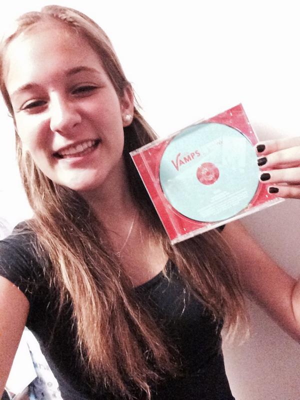 lilrollie33's tweet photo. everyone go buy this ep it's perfect I'm in love @TheVampsband #SomebodyToUSA #SomebodyToYouEPOUTNOW http://t.co/Y4moOGX8yK