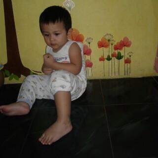 nton_99's tweet photo. Si ganteng udh makin gede,sbntar lagi bisa maen bola bareng sama Om nya :) kangen sekali.. http://t.co/jcJYrwV2Gh