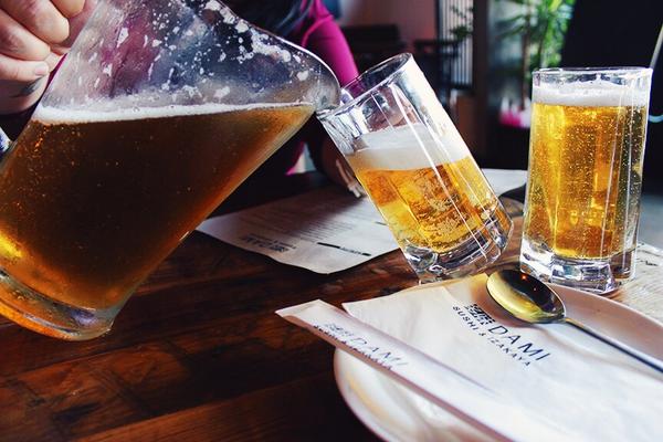 DamiSushi's tweet photo. The weekend is here! Relax and have a #beer with us tonight. 🍺 #eatdami http://t.co/gHoEXw6995
