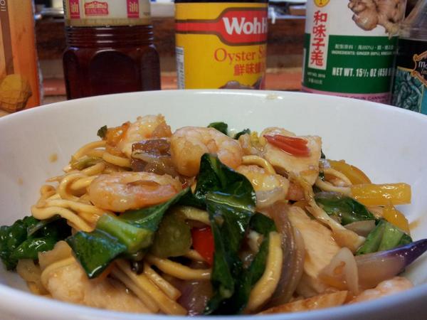 charfit0553's tweet image. @CharleneHartPBM Chicken &amp;amp; king prawn stir fry in a delicious chilli, ginger &amp;amp; oyster sauce! :) #healthy #prawns