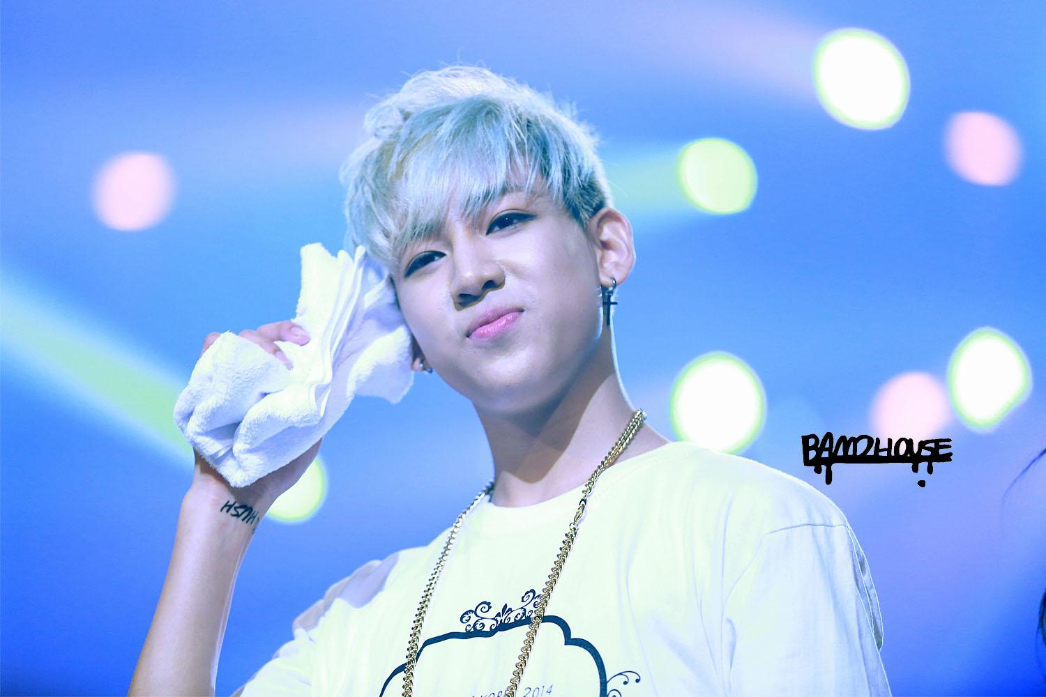 BunqZHyCAAAI65E.jpg:large